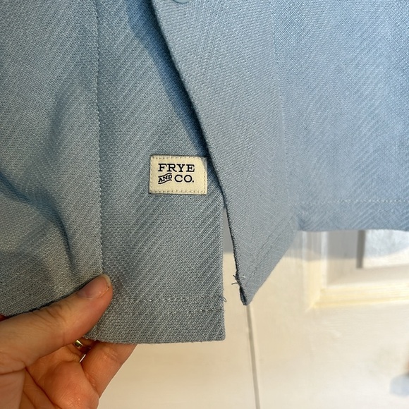 Frye & Co Men’s Herringbone Button Up Shirt - Picture 4 of 7